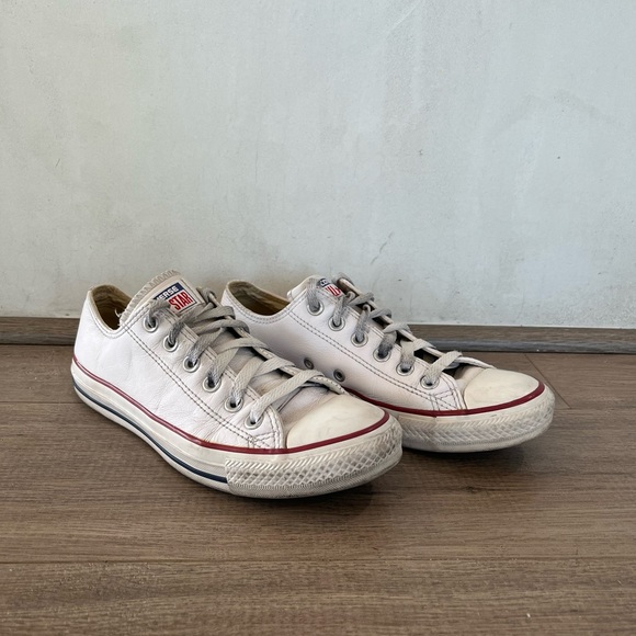 CONVERSE • white leather chucks sneakers size 7 - Picture 2 of 7